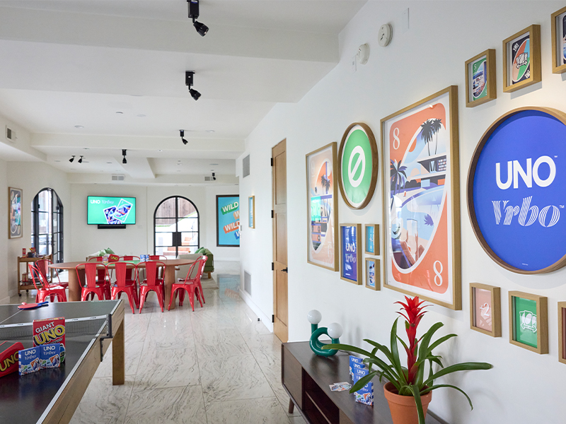 UNO™ and Vrbo Are Dealing Travelers an Unforgettable Game Night Getaway